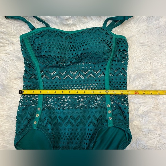 Swim suit - Picture 8 of 8